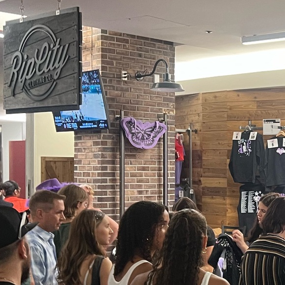 Olivia Rodrigo Butterfly Tour Tote - Picture 4 of 5